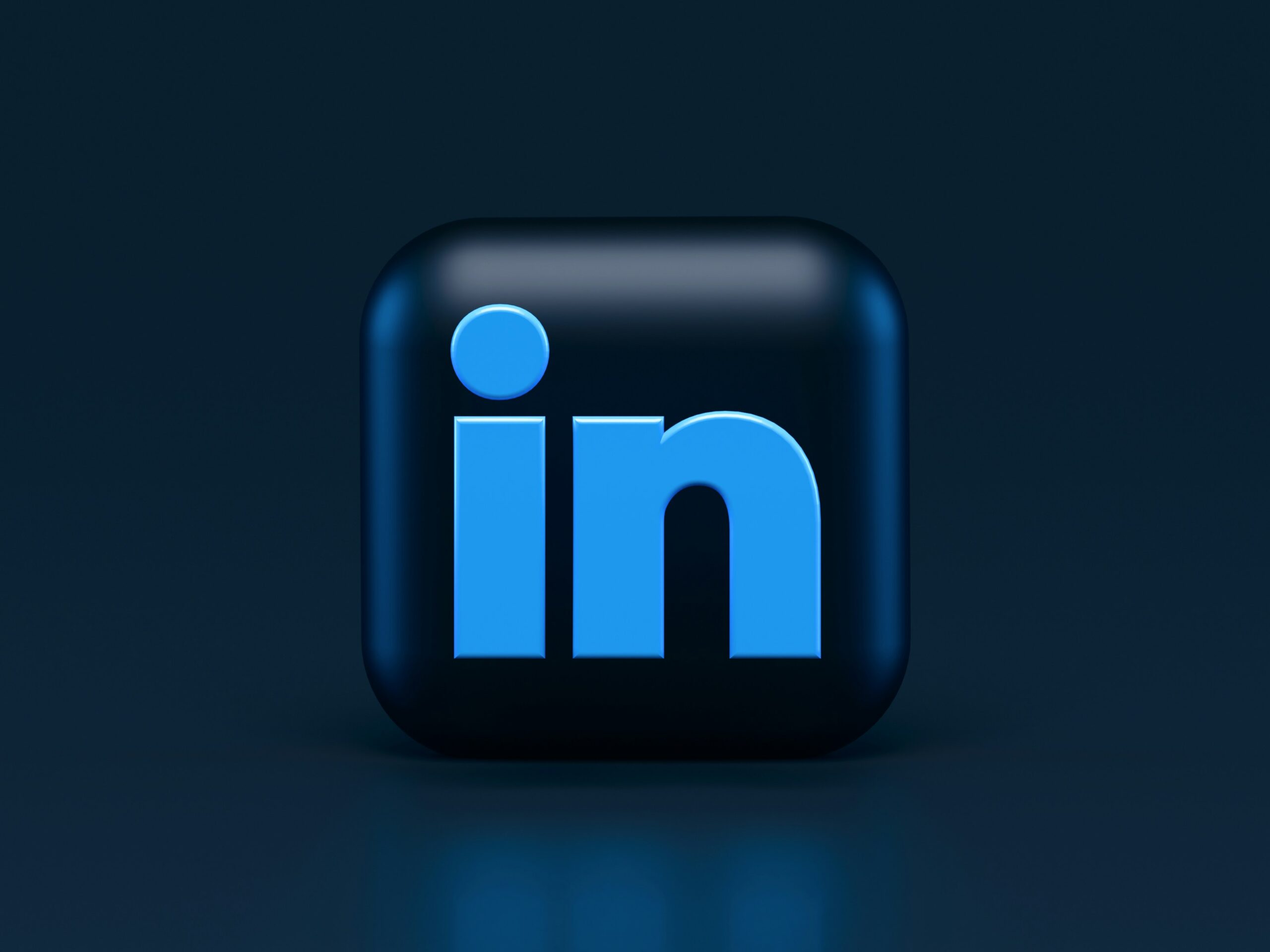 Building a Professional Network on LinkedIn as a Spicy Content Creator